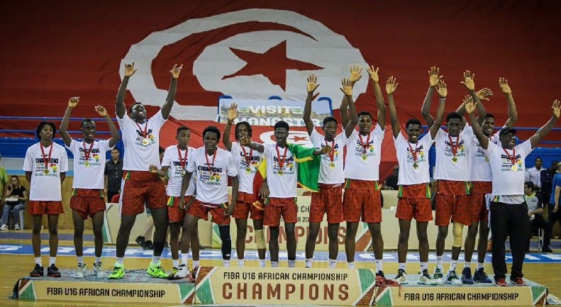 Champions d’Afrique, le Syli basket-U16 ovationné par Doumbouya et son gouvernement