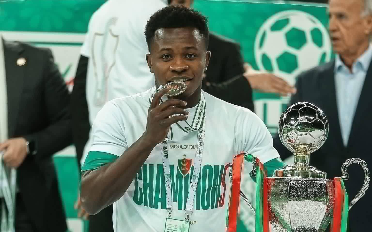 Football : Alhassane Bangoura sacré en Super Coupe d’Algérie avec le Mouloudia Club d’Alger 