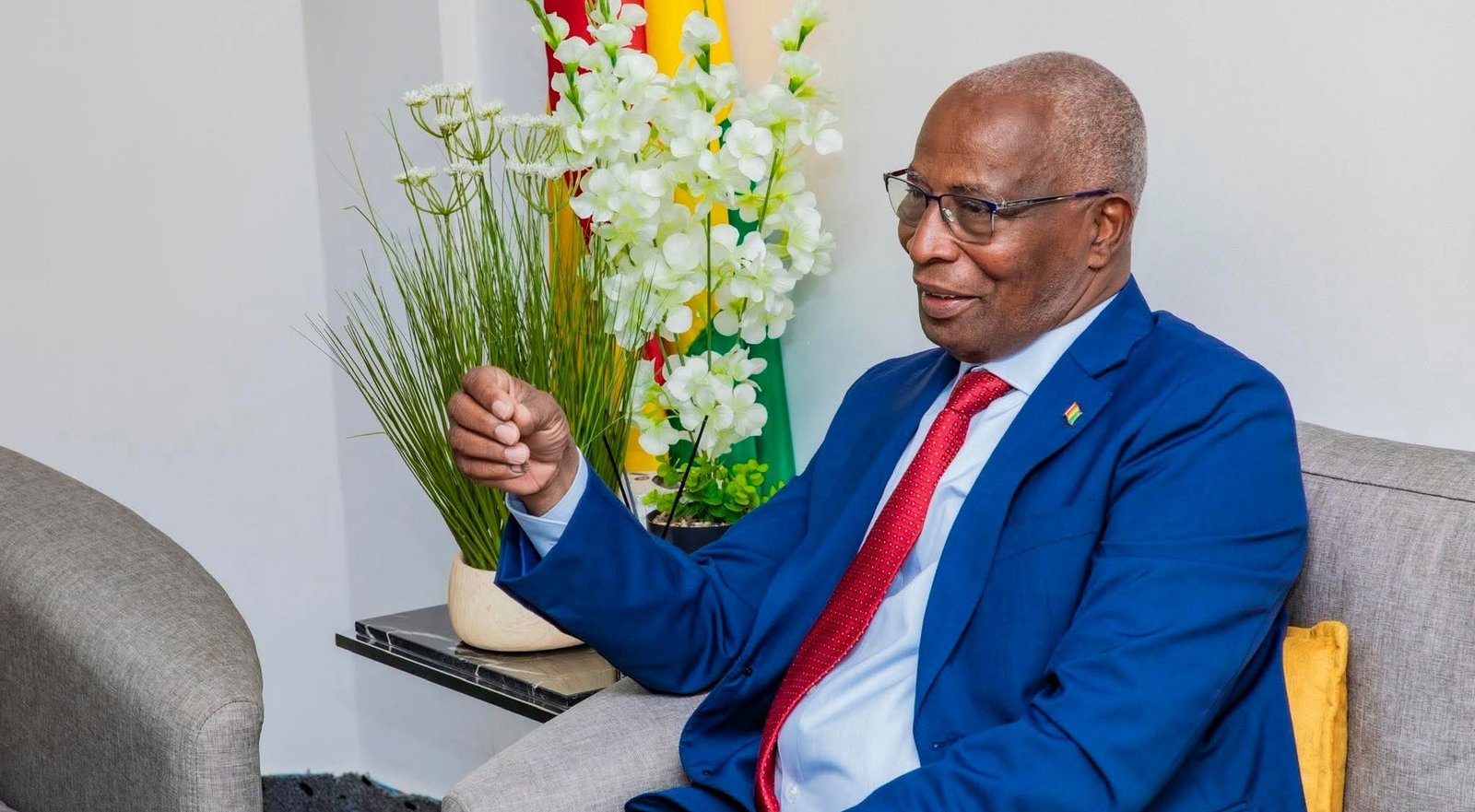 Gouvernement : Mamadi Doumbouya reconduit Bah Oury à la Primature