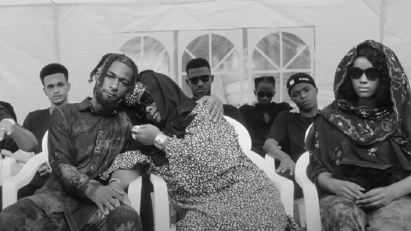 Capture d'écran du clip &quot;M’mama&quot;