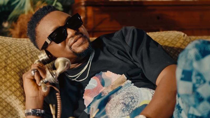 Capture d'écran du clip "Jamila"