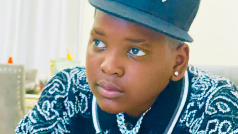 Record historique : le clip “Papa” de King Abdoulaye dépasse les 50 millions de vues