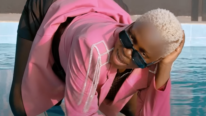 Capture d&#039;écran du clip &quot;Warr&quot;