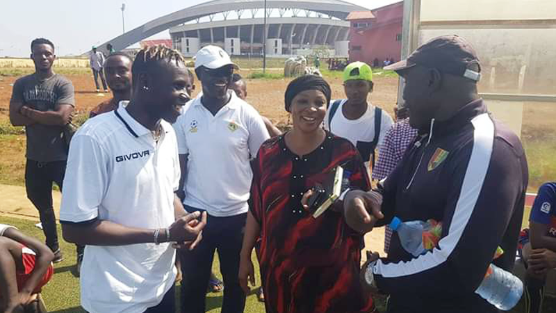 Football : la coordinatrice des projets de développement de la Fifa Ouest Afrique séjourne à Conakry. 