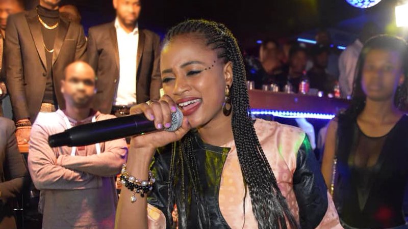 Halima BAH annonce sa tournée européenne et demande le soutien du public !