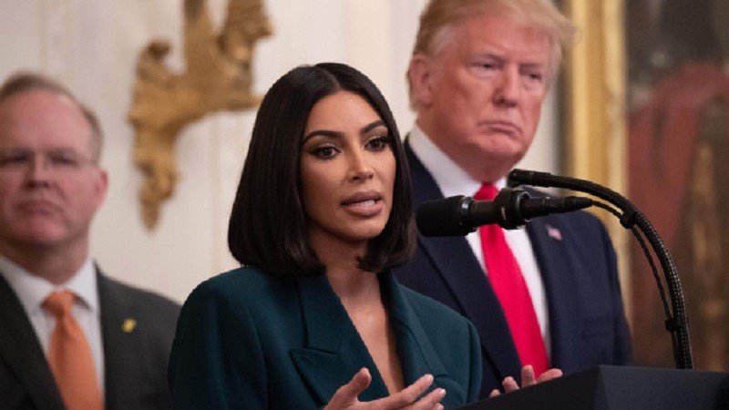 Kim Kardashian envisage-t-elle de devenir gouverneur de Californie ?