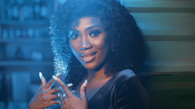 RFI Afro-Club : "Dominée" de Bébé Baya dans la sélection du Hit des Platines   