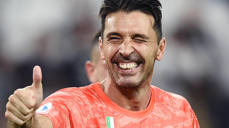 Juventus :  À 43 ans, Gianluigi Buffon annonce enfin une date pour sa retraite et c'est très loin !