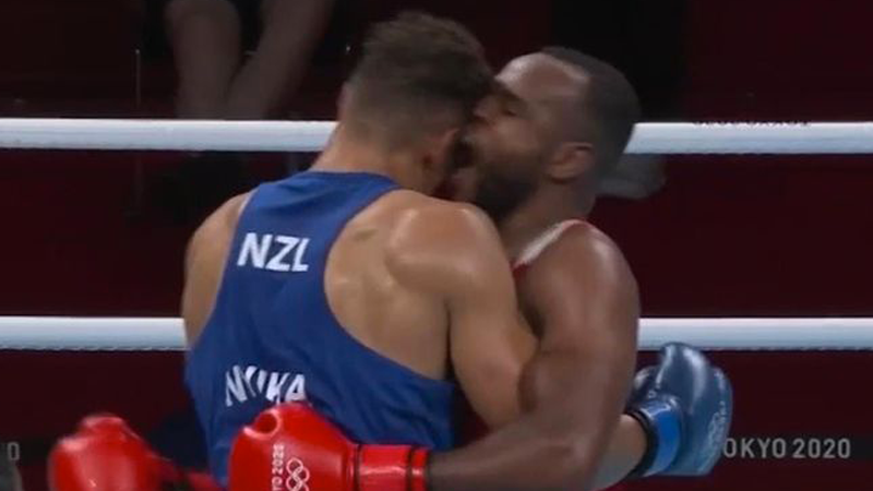 JO/insolite : un boxeur marocain se prend pour Mike Tyson en tentant de mordre son adversaire