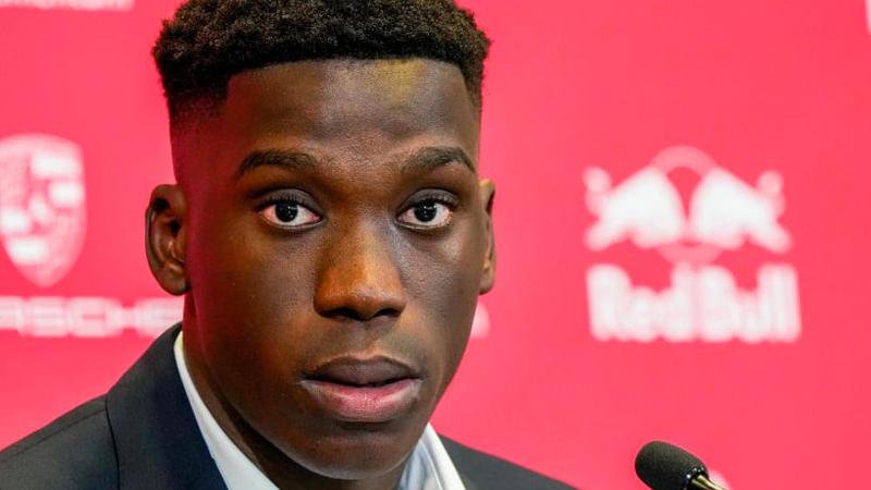 "Je ne méritais pas ça, mais..." Moriba Kourouma règle ses comptes après son départ de Barcelone !