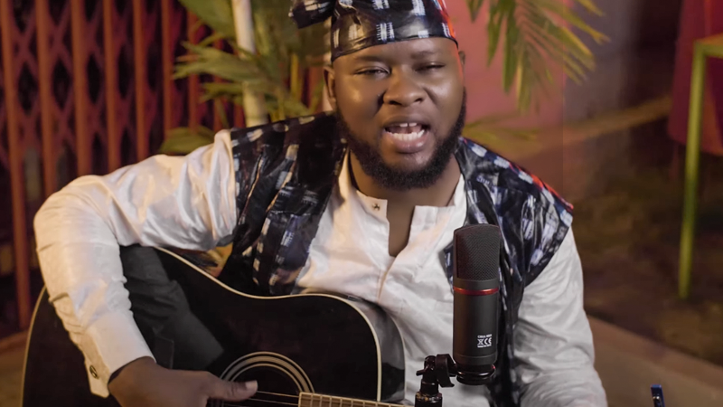 Découvrez le live acoustique "Waakilare", aussi profond qu’agréable de SAADU
