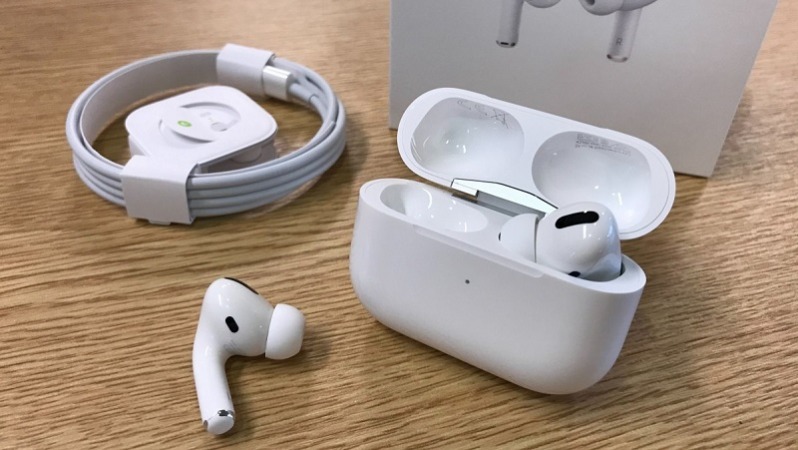 Les écouteurs originaux Apple AirPods Pro vendus à moitié prix sur Arabinènè Marketplace