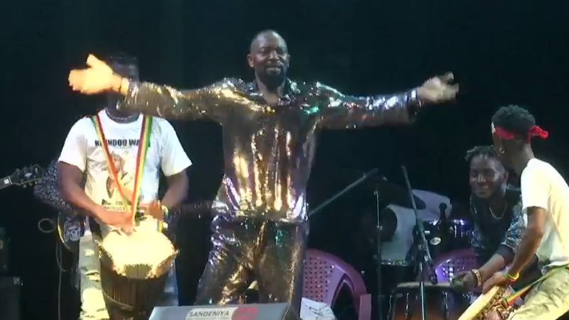 Koundou Waka démarre sa tournée "La Conquête du monde" avec un magnifique spectacle à Kindia
